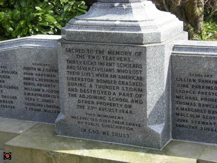 bad2-consolidated-b-24-0028liberator0029-42-50291-1st.lt.-bloemendal-freckleton-air-crash-memorial